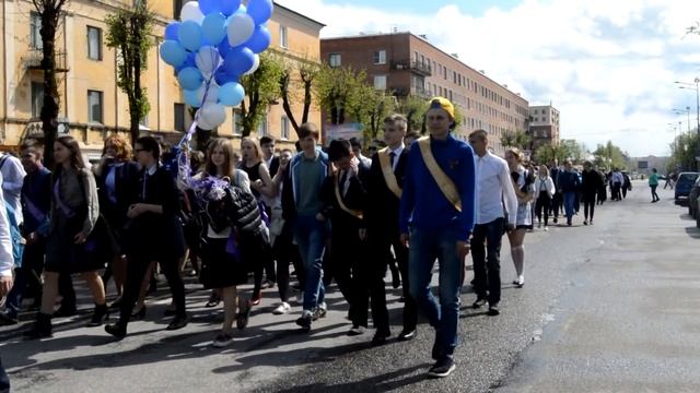 Шествие выпускников 2017. Город Сланцы смотреть онлайн