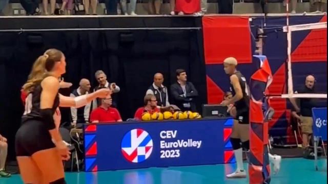 Zehra gunes & Melissa Vargas - Cev volleyball 2023 смотреть онлайн