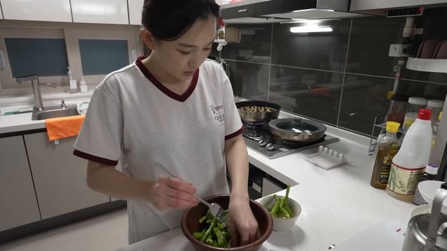 대~충 밥강도 반찬 만들고, 육사시미에 소주 한잔!!ㅣHamzy Vlog