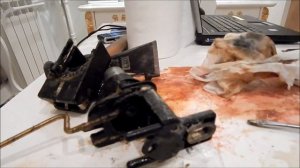 переборка замка багажника мерседес 124 \ закисшая личинка