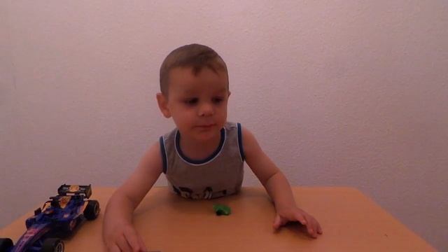 Машина Формула 1 и светящиеся Пальчики, Formel 1 und leuchtende Finger смотреть онлайн