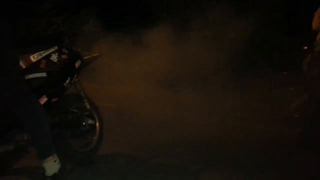 Дворик.Банда в сборе.Отжиг резины на заряженном Jog-e. смотреть онлайн