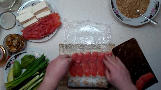 Роллы, Суши - своими руками / Rolls, sushi - with their hands. смотреть онлайн