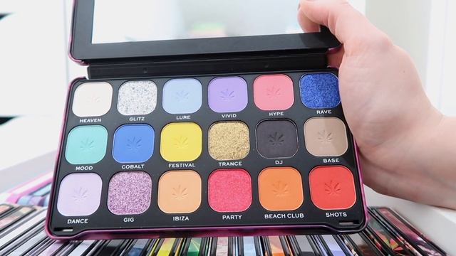 FOREVER FLAWLESS PALETTE COLLECTION | Revolution Makeup Collection смотреть онлайн