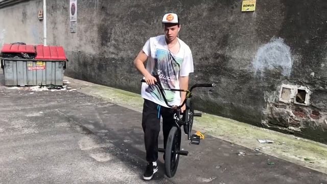 BMX VLOG: ПОИСК СПОТОВ, КРУИЗ ПО ЛОДЗИ, POLAND смотреть онлайн