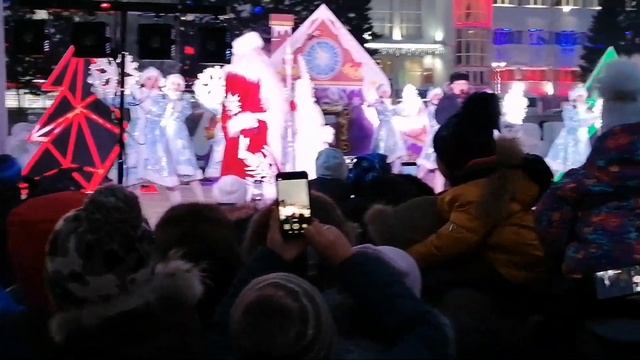 Купили продукты к Новому году / Открытие городской Ёлки 2022. #новыйгод2022 смотреть онлайн