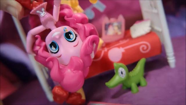 Игровой набор My Little Pony - Пижамная вечеринка Пинки Пай (Май Литл Пони - Pinkie Pie) смотреть онлайн
