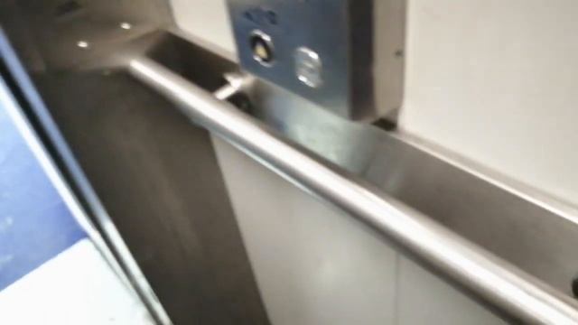 Modernised Evans Lift @ WHSmith Middlesbrough смотреть онлайн