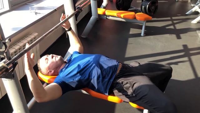 Горизонтальная скамья для жима лёжа смотреть онлайн