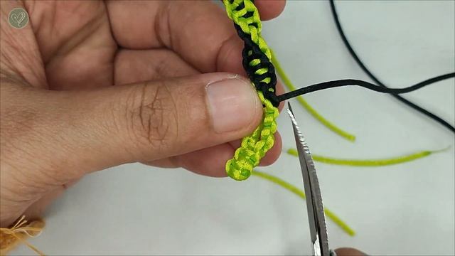 4 Technique of Spiral Knot Macrame Bracelet Using Two color | Multicolored смотреть онлайн