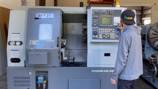 HYUNDAI KIA SKT-21 CNC Lathe Turning Center 2006 GMT-2893