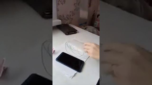 Как наклеить стекло на экран телефона honor 9 lite