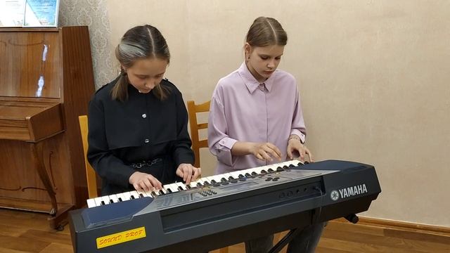 Зенчик София и Ковалева Кира ,С.Майкапар "В садике" смотреть онлайн