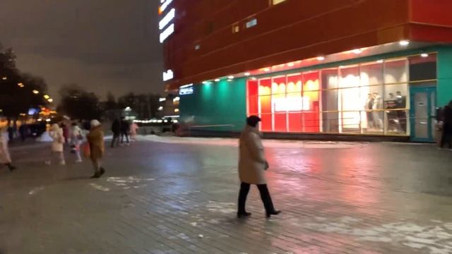 Прогулка возле Метро Калужская и ТЦ Калужский, г. Москва, 28.11.2023