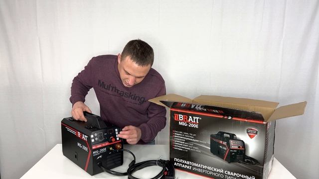 Распаковка сварочного полуавтомата BRAIT MIG-200E смотреть онлайн