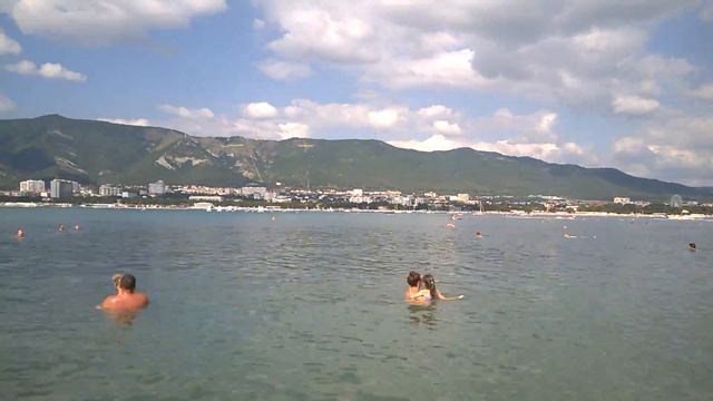 Геленджик 2019. Толстый мыс, вода в море,пляж смотреть онлайн