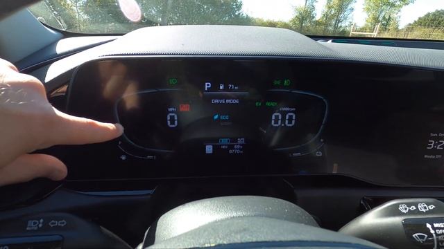 2023 Kia Niro SX Touring PHEV - Road Test & 0-60 | Plug In Is The Answer смотреть онлайн