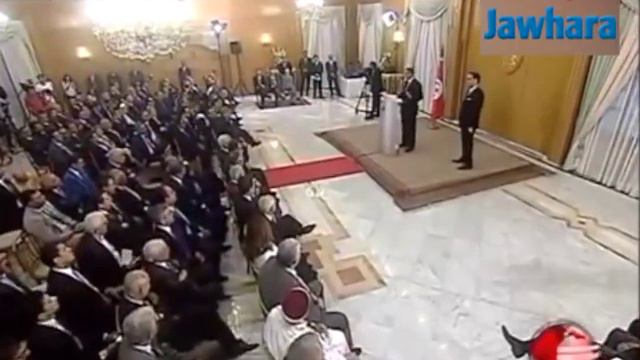 Habib Essid à Rached Ghannouchi : La prochaine fois, il nous faudra une "fatwa" смотреть онлайн