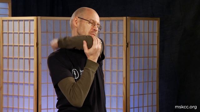 Tai Chi Warm-Up Exercises | Memorial Sloan Kettering смотреть онлайн