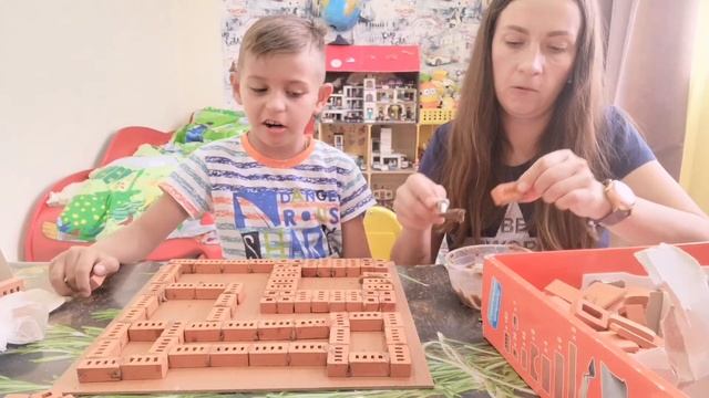 Конструктор из кирпичиков BRICKMASTER Садик смотреть онлайн