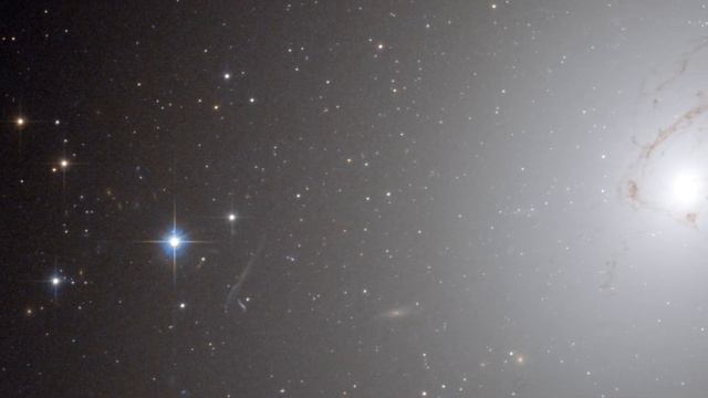 Panning Across Galaxy NGC 4696 [1080p] смотреть онлайн