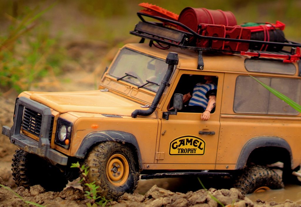 Радиоуправляемый внедорожник Land Rover Defender - Camel Trophy RC4WD Gelande.