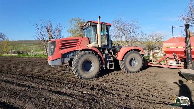 Кировец К-744 с посевным комплексом сплошного посева "Partner" делают предпосевную культивацию! смотреть онлайн