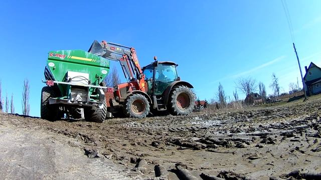 Rozsiewanie wapna 2018☆New Holland☆Pomot☆Kubota☆ смотреть онлайн