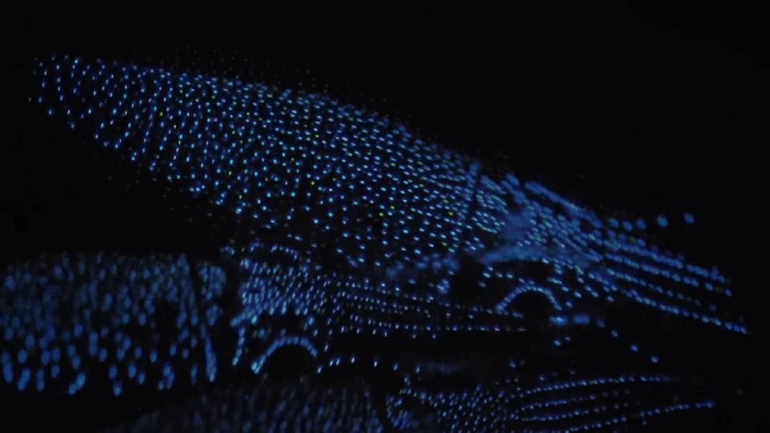 Япония. Рыбаки ждут обширной миграции сверкающих кальмаров в каналах за заливом Тояма.