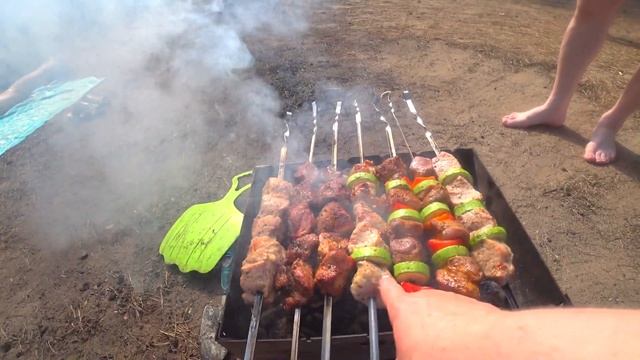 ШАШЛЫК ИЗ ГОВЯЖЬЕГО ЯЗЫКА ГОТОВИМ НА ПРИРОДЕ ВКУСНЕЙШИЙ ДЕЛИКАТЕС! смотреть онлайн