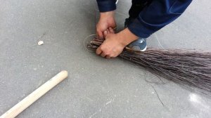 Метлу вяжем