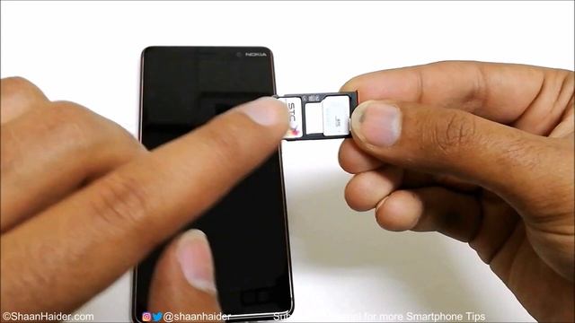 Nokia 7 Plus - How to Insert SIM and MicroSD Card смотреть онлайн