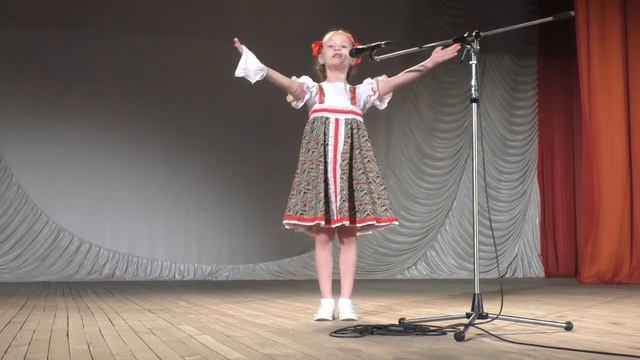 "А я чайничала" исп. Акперова Кира - солистка детского вокального ансамбля "Авсень" смотреть онлайн
