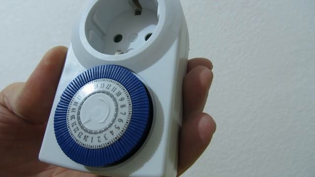 Суточная механическая розетка с таймером Feron TM50 смотреть онлайн