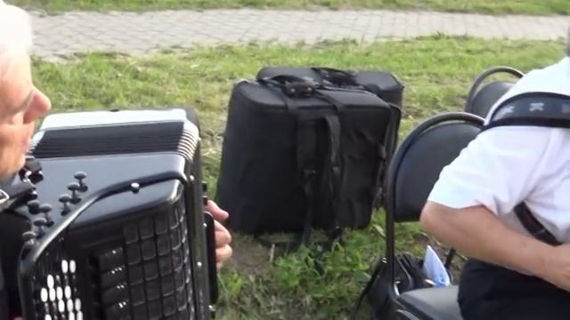 Трио баянистов Липецкой областной филармонии в сквере Белана города Липецка.Запись Ланских смотреть онлайн