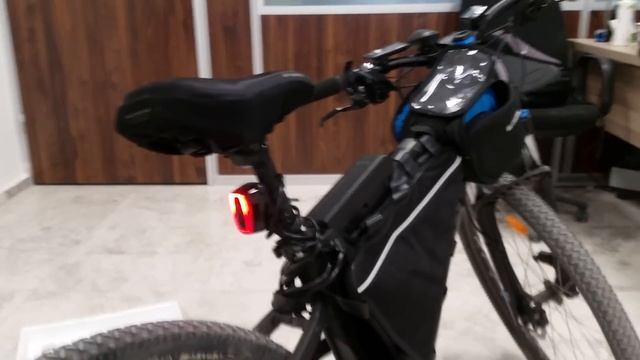 btwin rockrider 520 Elektrikli Bisiklet Kiti Farklı bir konsept ( video kedi içerir :) pillibisikle смотреть онлайн