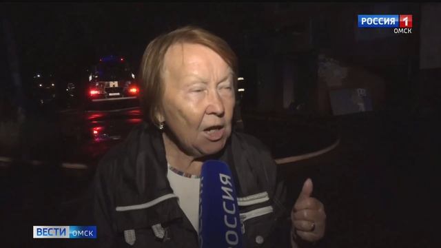 В пострадавшем от пожара дома на бульваре Победы в Омске начали демонтаж кровли смотреть онлайн