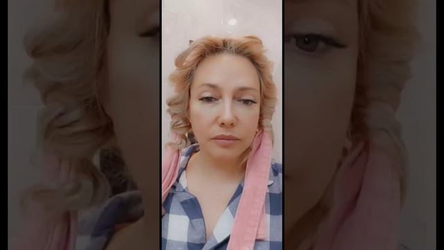 накручиваем #волосы на пояс от халата и спим спокойно, утром прекрасная #прическа смотреть онлайн