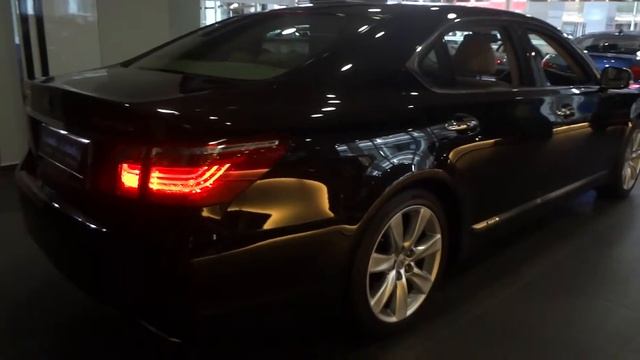 Lexus LS600hL Hybrid