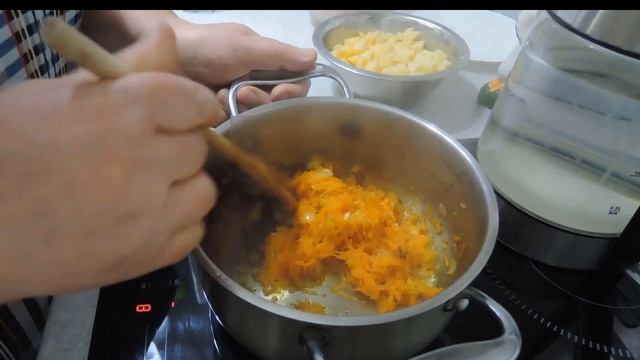 Суп с мясными фрикадельками. Быстрое приготовление. За полчаса. смотреть онлайн