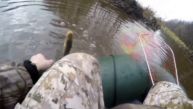 Ничего не клевало пока не поставили эту блесну… розыгрыш на 100 подписчиков❤️ смотреть онлайн