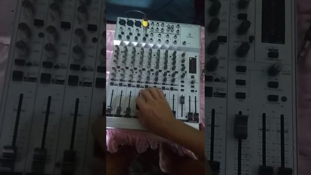 Tes Mixer Behringer Eurorack Mx 1604A