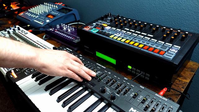 Liquid Acid Techno style tune смотреть онлайн