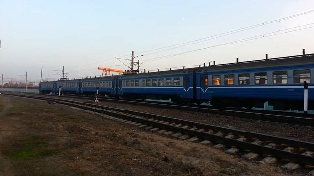 Электропоезд ЭР9Е 602 следует по станции Жлобин Сортировочный смотреть онлайн