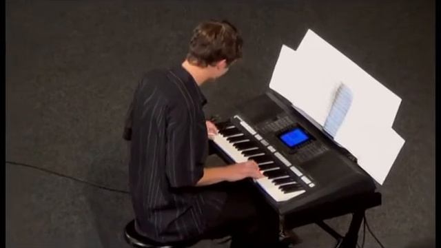 Lukáš Daněk Yamaha PSR S750 (02) смотреть онлайн