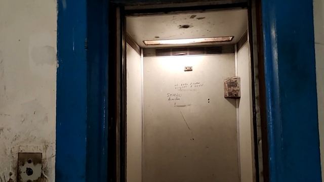 Лифт с подвижным полом с необычным глюком. смотреть онлайн