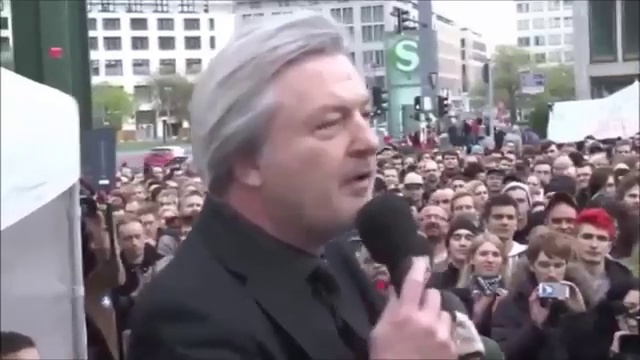 В Германии многотысячный митинг за дружбу с Россией и за поддержку Юго Востока смотреть онлайн