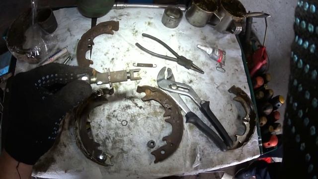 ✅✌???Замена колодок стояночного тормоза Toyota Camry. Камри 40 ToyotaCamry 40 замена колодок ручник