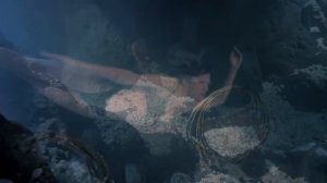 Девушка под водой