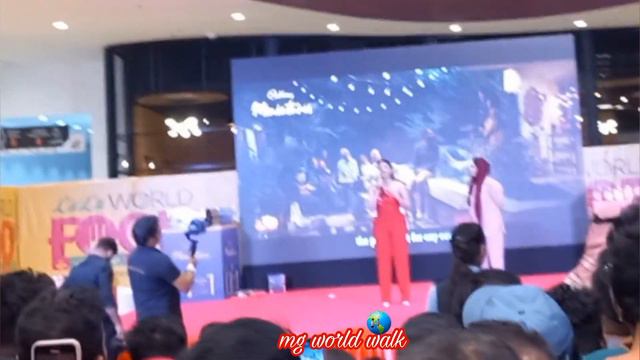 Honey Rose ആദ്യമായി... смотреть онлайн